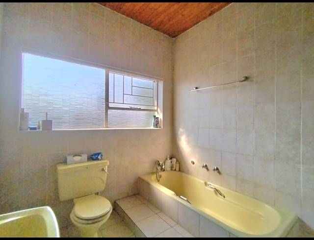 6 BEDROOM HOUSE FOR SALE IN BRAKPAN CENTRAL